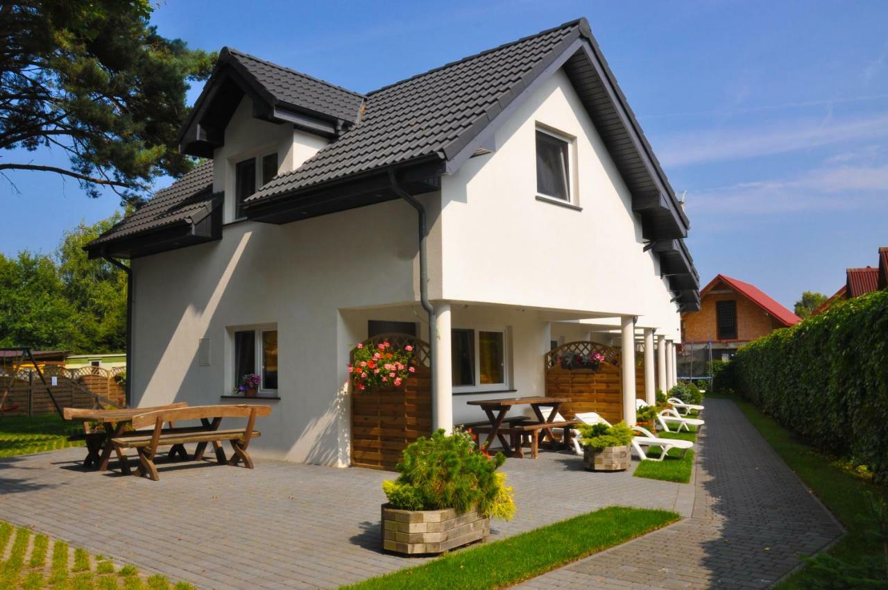 Ferienhaus Holiday Home Domki Raj Jarosławiec Exteriér fotografie