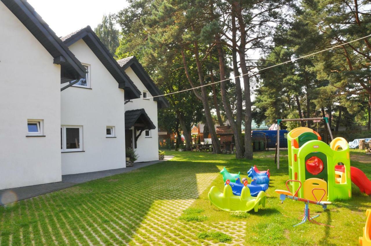 Ferienhaus Holiday Home Domki Raj Jarosławiec Exteriér fotografie